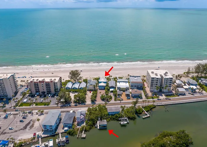 Holiday home Walks On The Shores Private Front Access *