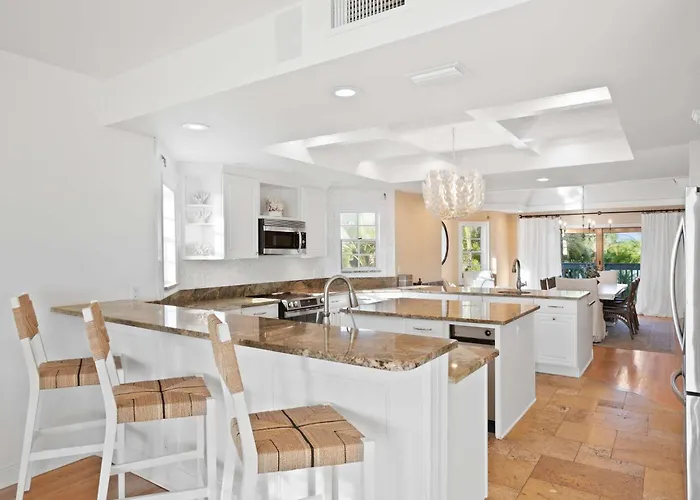 Walks On The Shores Private Front Access Holiday home Clearwater Beach