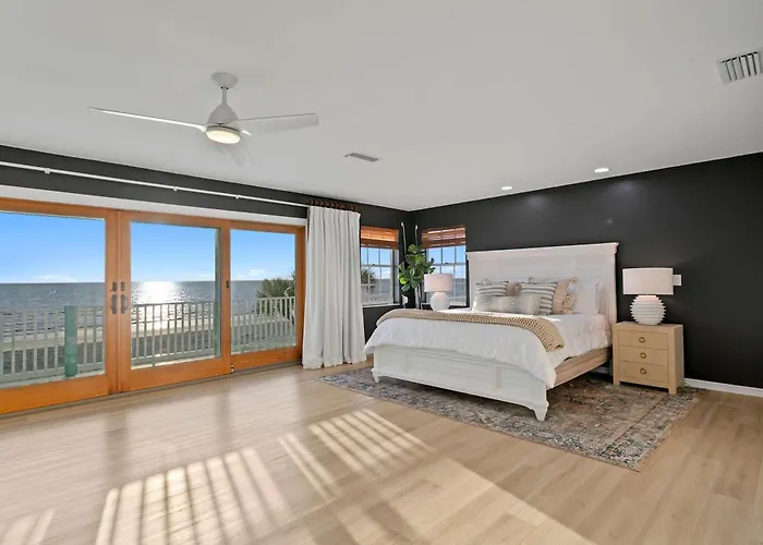 Holiday home Walks On The Shores Private Front Access *